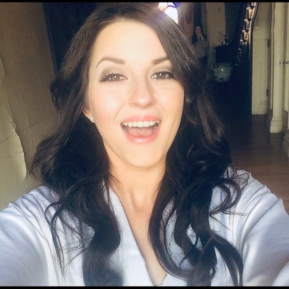 Meet your Posher, Brooklyn - Picture 1 of 2